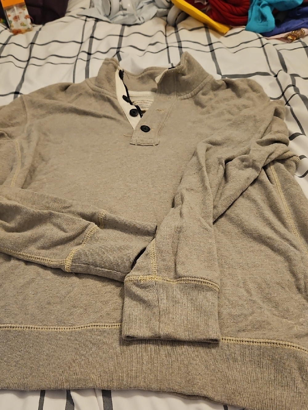 American Eagle Outfitters Men's Zip-Up Henley Sweater in Light Gray